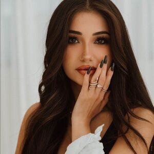 Meet your Posher, Matzali